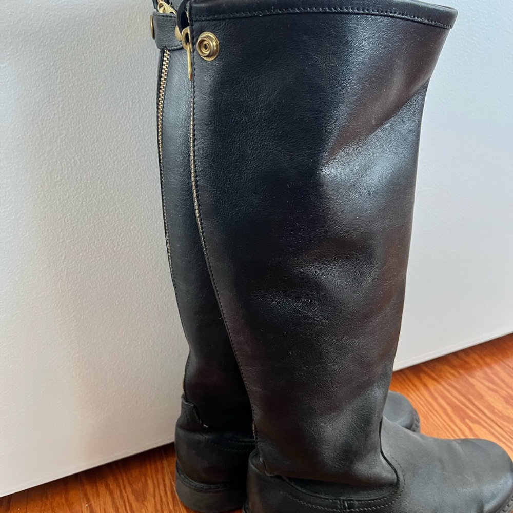 🇨🇦Roots Leather Boots- Back Zip- RARE